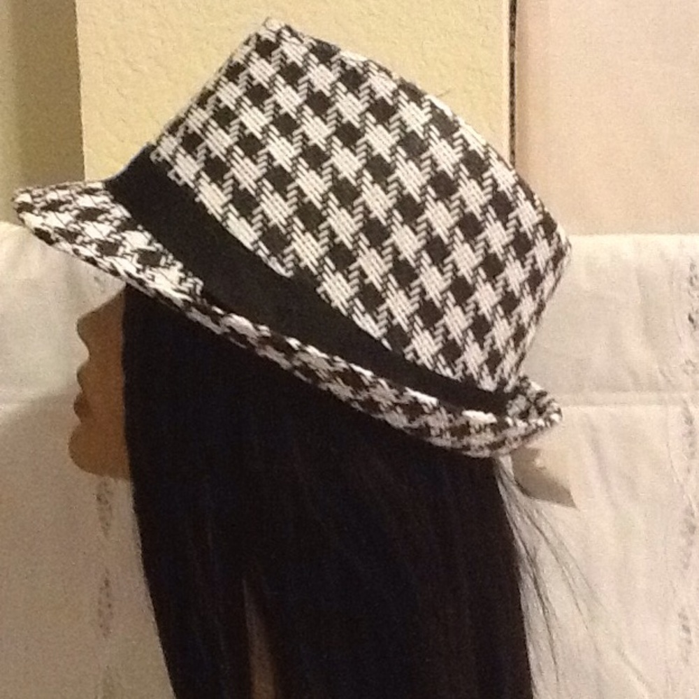 Hat - Picture 2 of 4